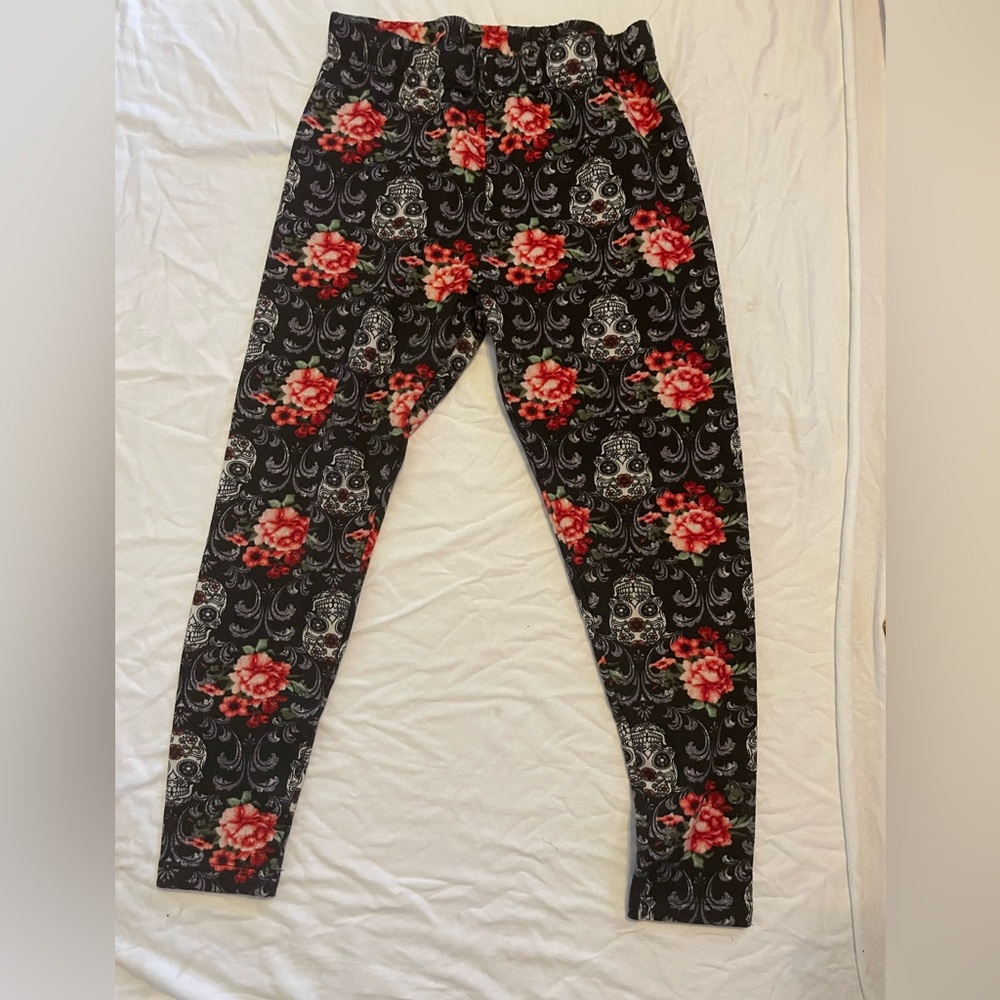 Terra & Sky sugar skull lounging pants. Size 0X  featuring, skulls and roses.